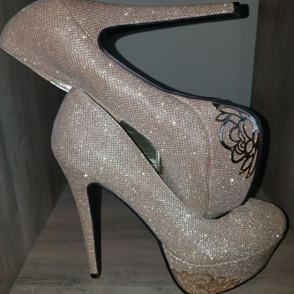 Platform Pumps - Picture 2 of 3